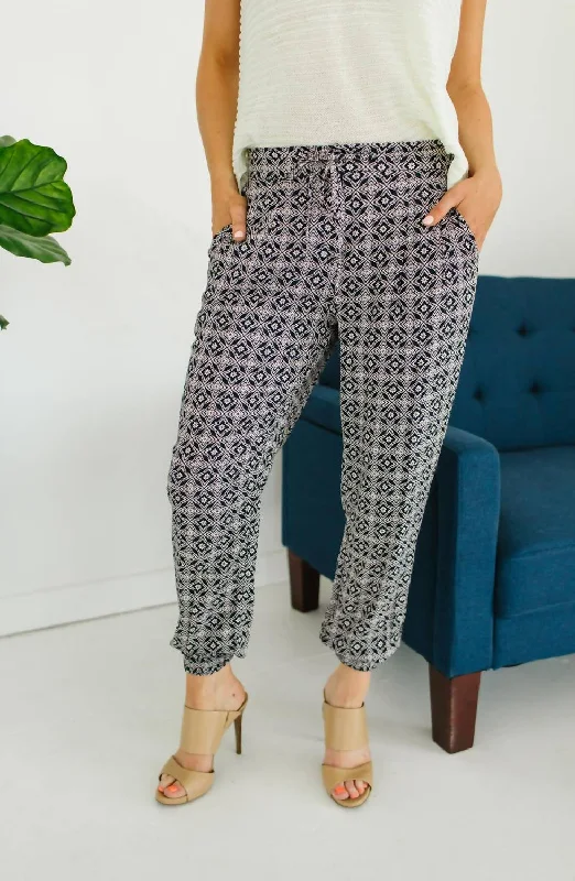 Claire Jogger Pants In Black