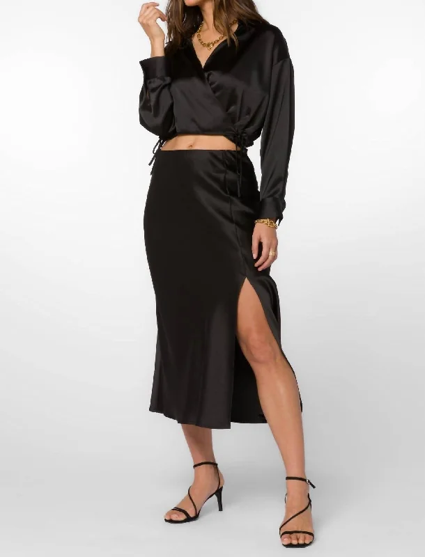 Gypsy Pull On Satin Skirt In Black